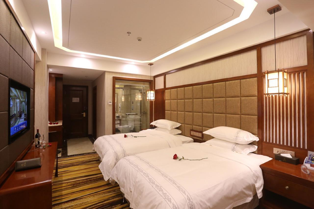 Mingshan Hotel Чэнду Экстерьер фото