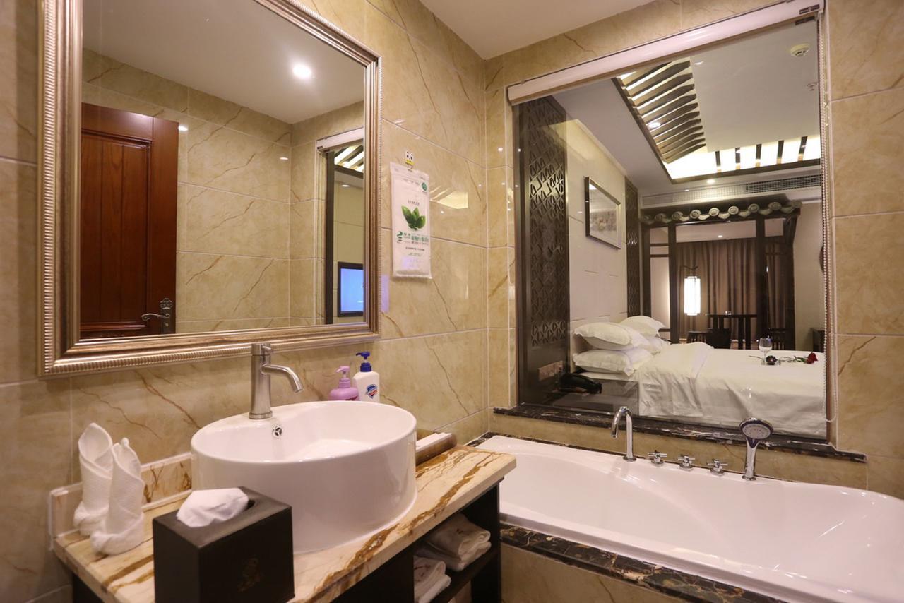 Mingshan Hotel Чэнду Экстерьер фото