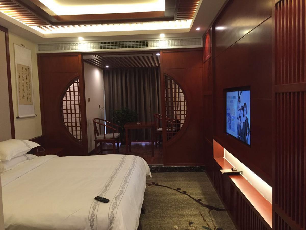 Mingshan Hotel Чэнду Экстерьер фото