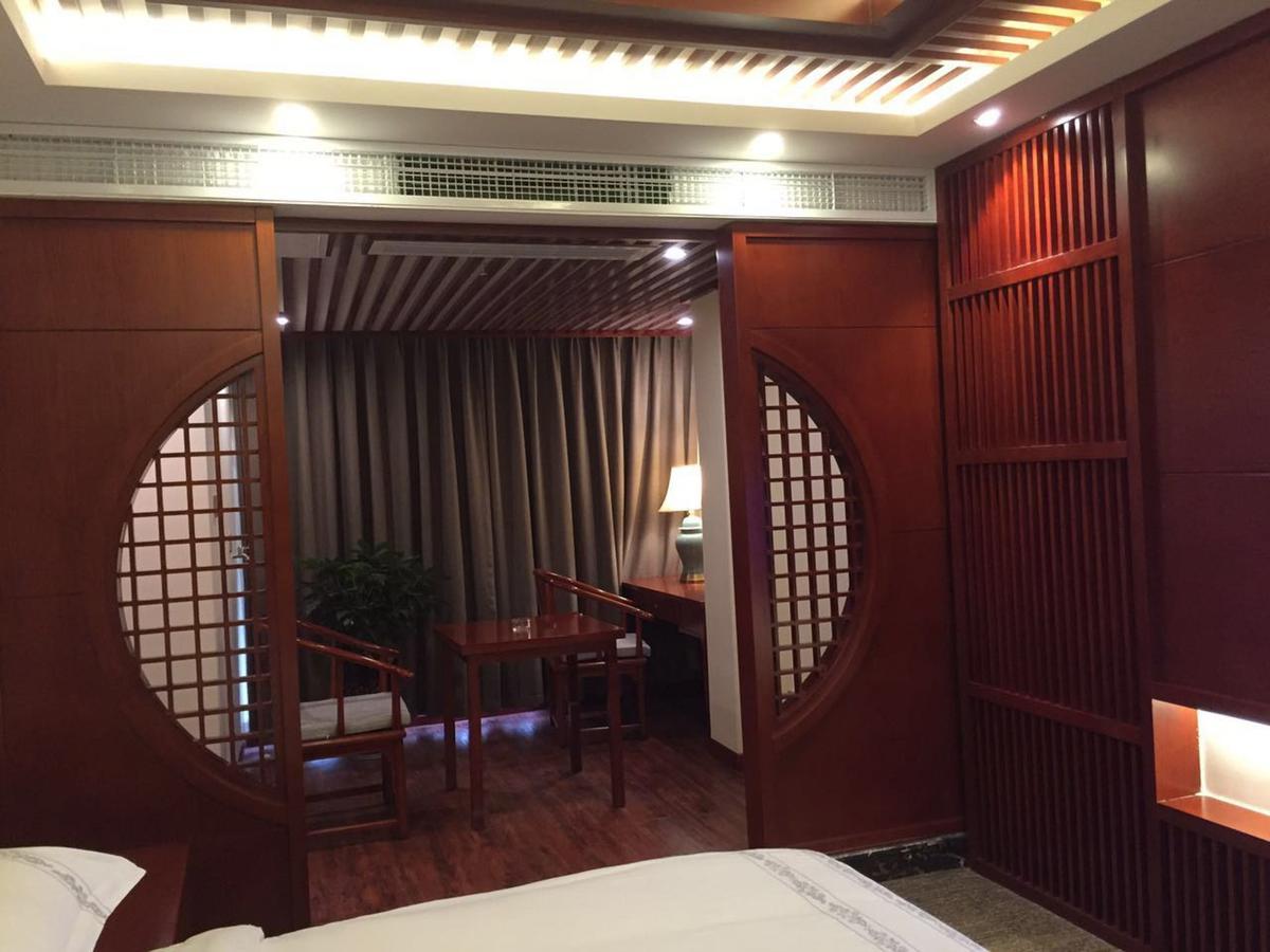 Mingshan Hotel Чэнду Экстерьер фото
