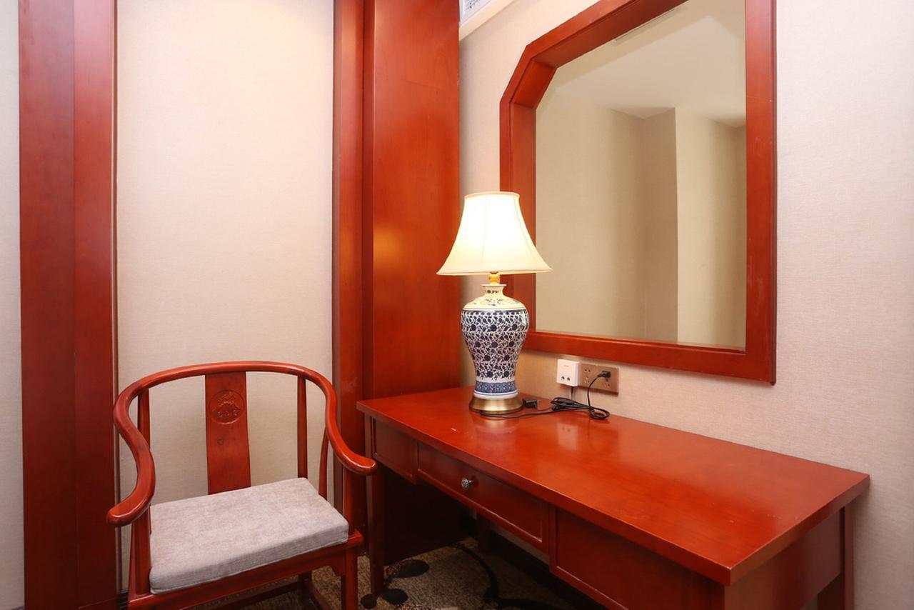 Mingshan Hotel Чэнду Экстерьер фото