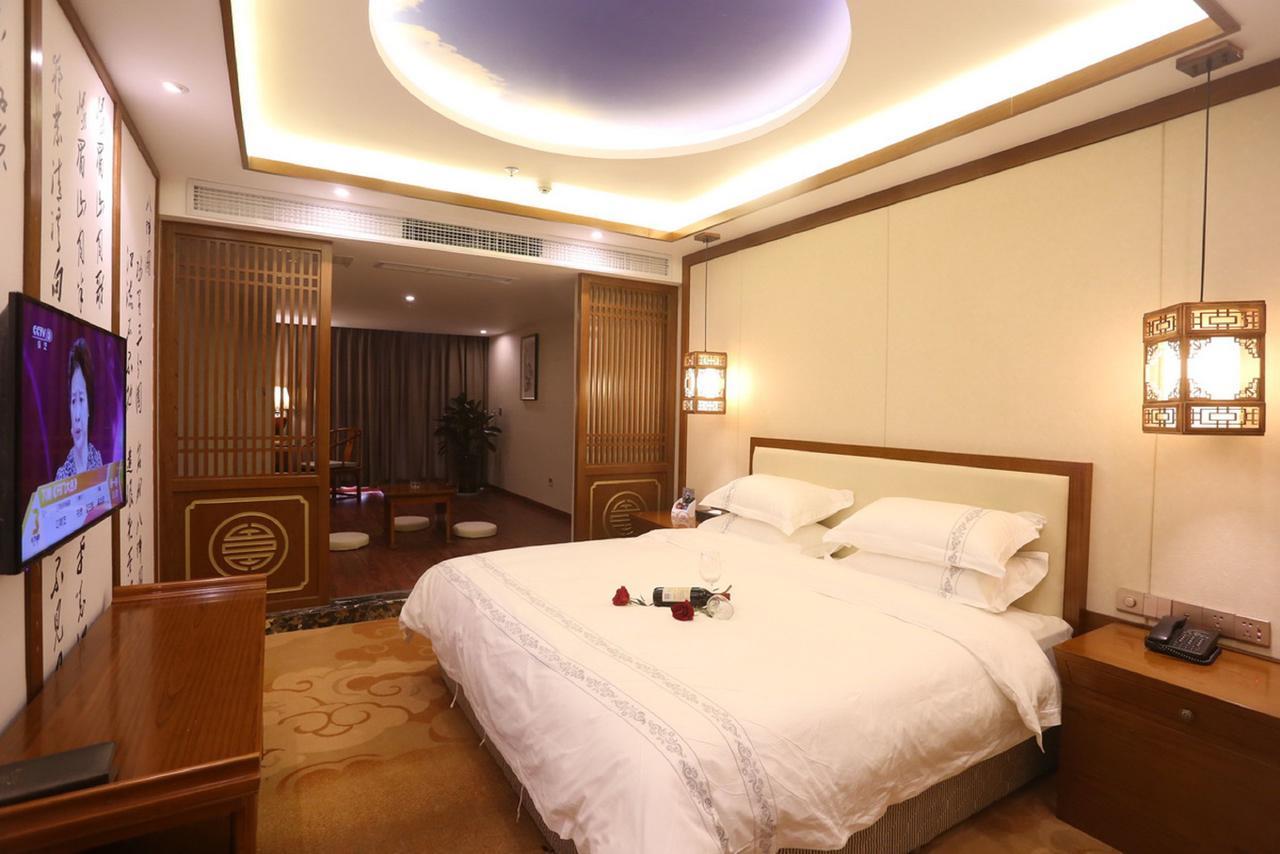 Mingshan Hotel Чэнду Экстерьер фото