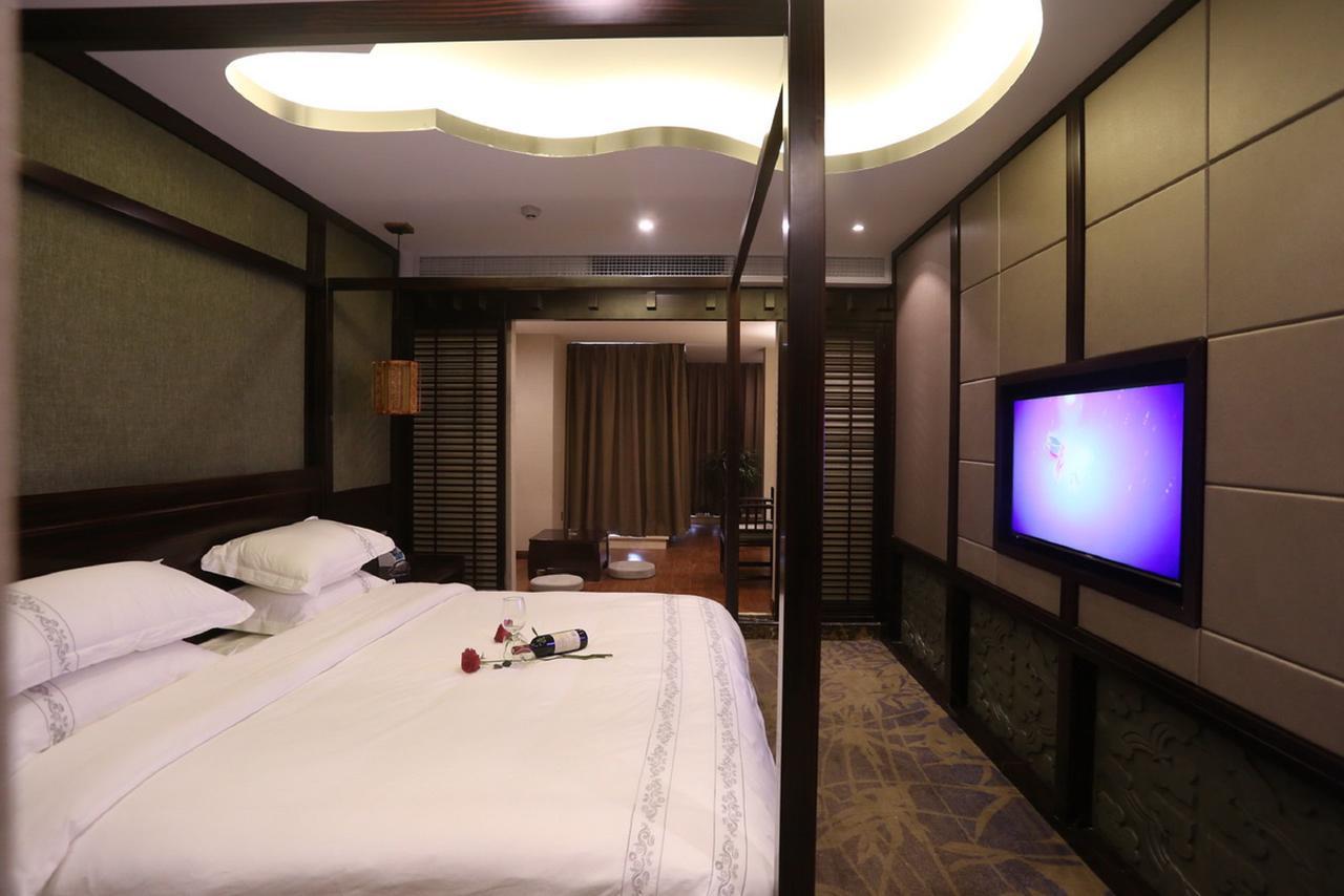 Mingshan Hotel Чэнду Экстерьер фото