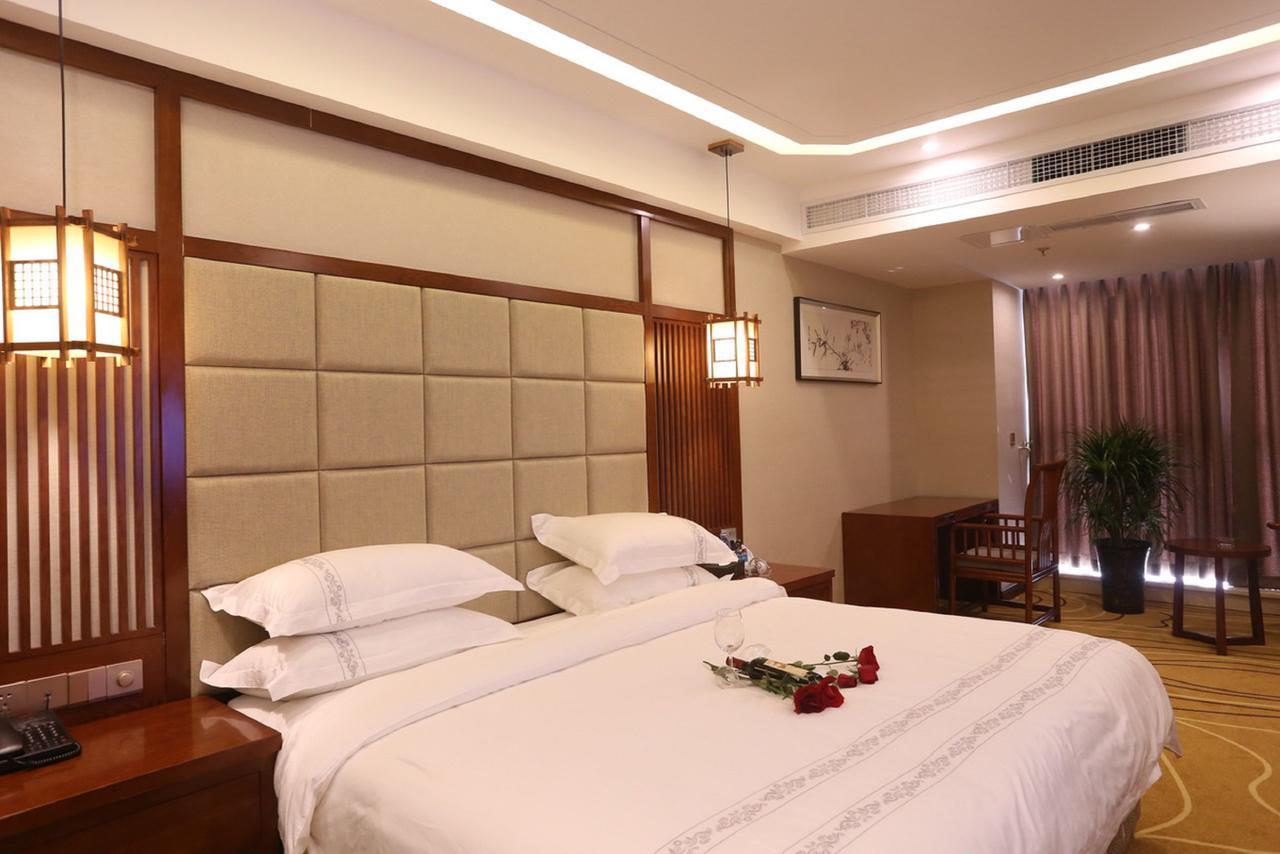 Mingshan Hotel Чэнду Экстерьер фото