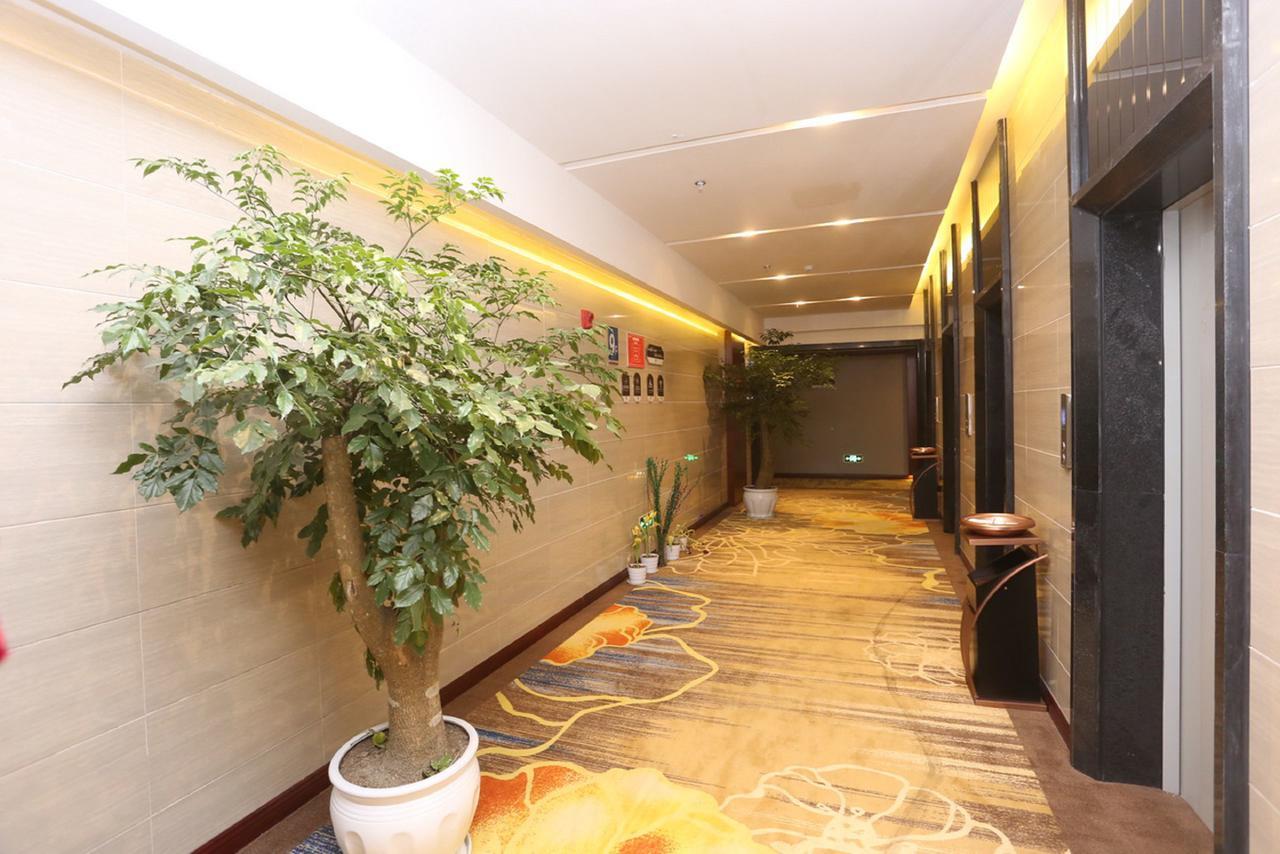 Mingshan Hotel Чэнду Экстерьер фото