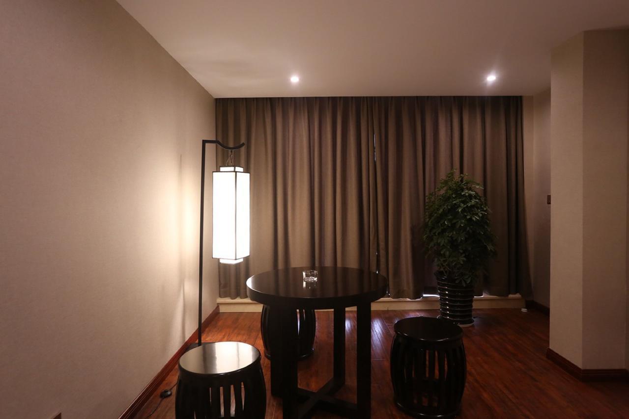 Mingshan Hotel Чэнду Экстерьер фото